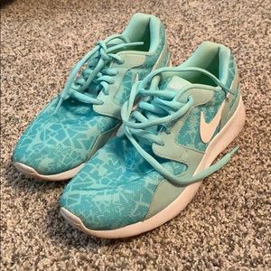Nike aqua running shoes